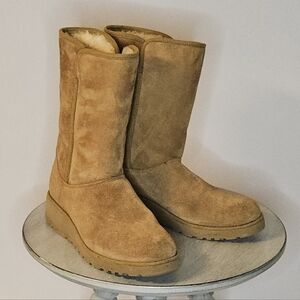 UGG Amie Slim Classic Short Wedge Boots - Chestnut Suede